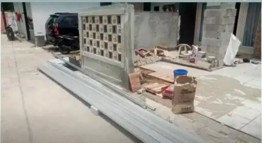 Tukang bangunan harian dan borongan