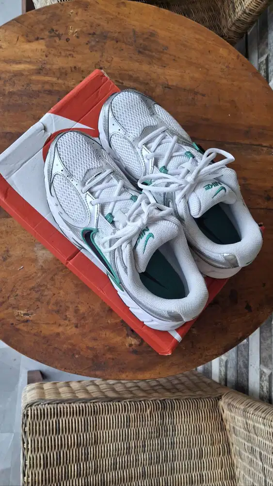 Nike V5 RNR Men's Sneakers Shoes - White/Green Size US9