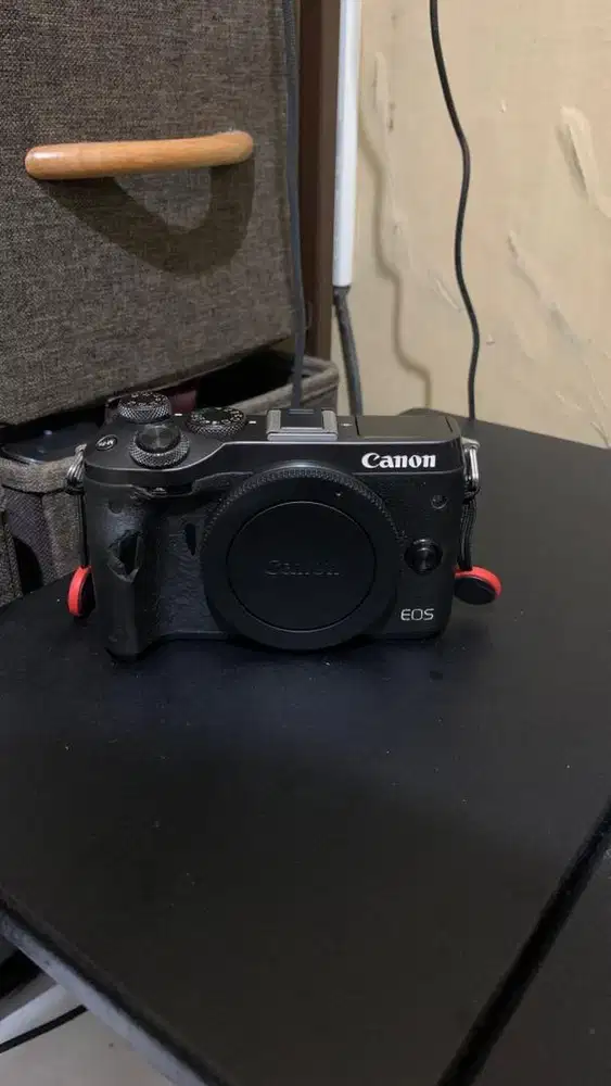 Canon eos m6 kit 15-45 IS STM (Bekas)
