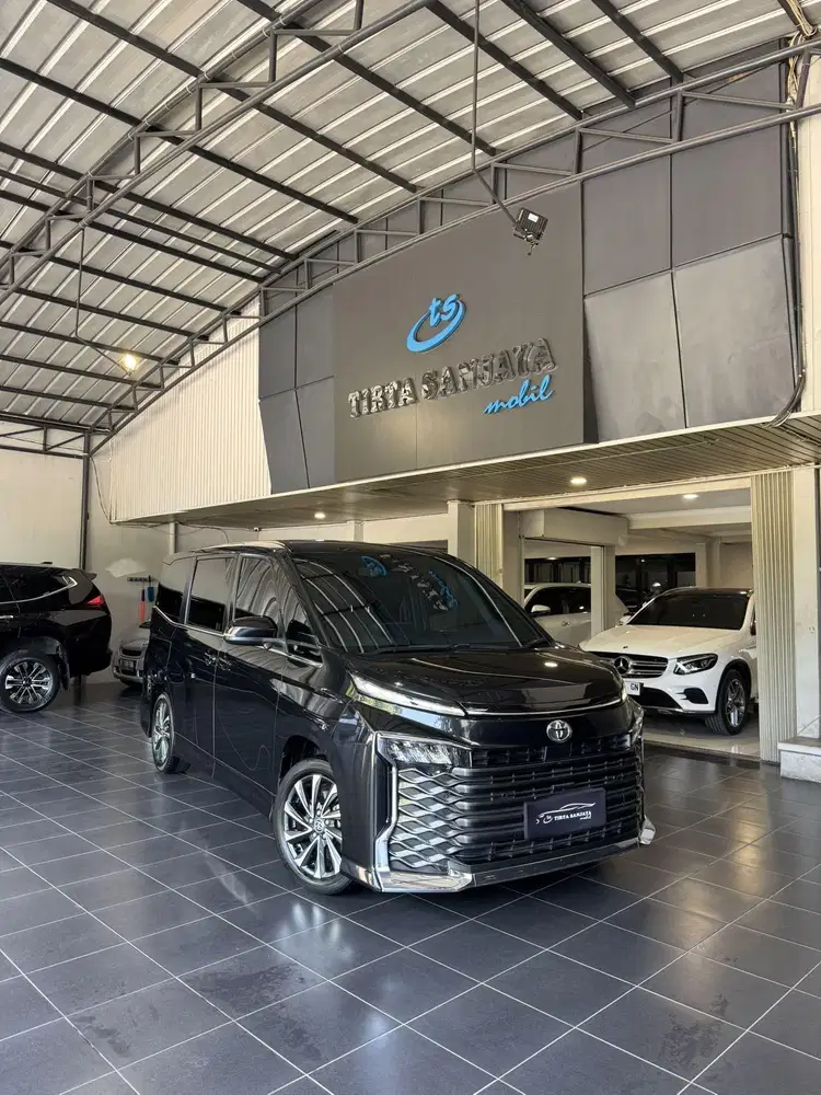 Toyota Voxy 2.0 CVT 2022 KM 39 rb