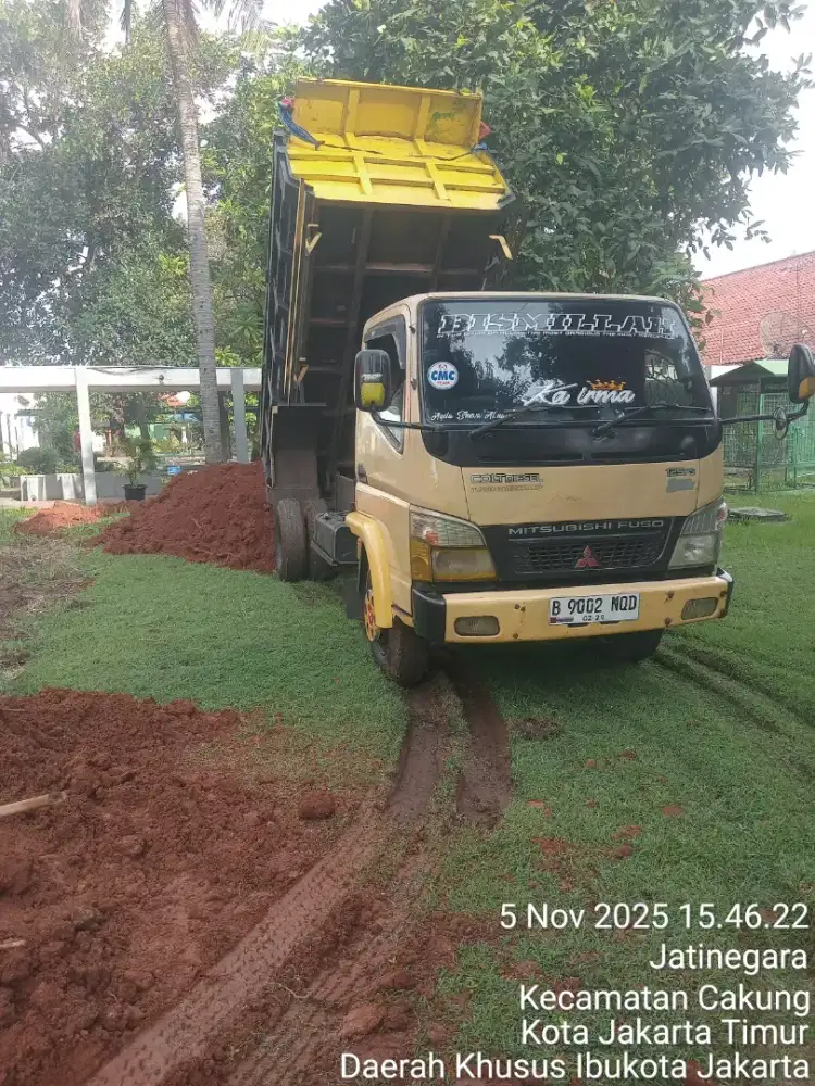 Sewa dan rental dumptruk Angkutan material tanah merah puing hotmix .