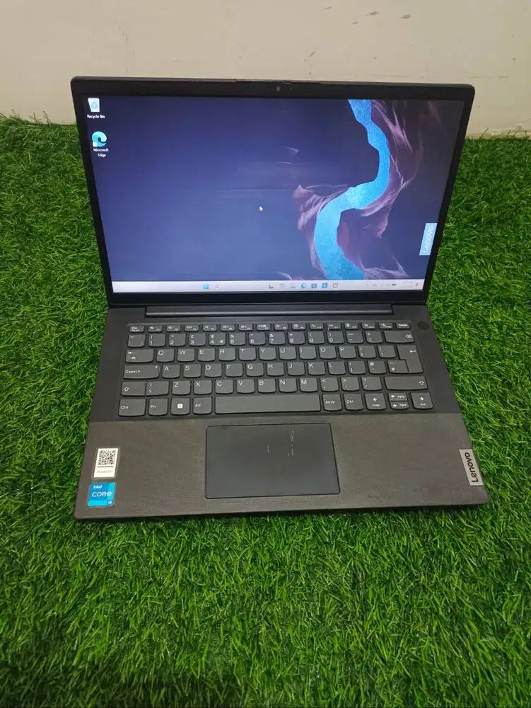 Lenovo v14 Proc i5 gen 11 Iris exe Ram 8 gb Ssd 256 siap pakai