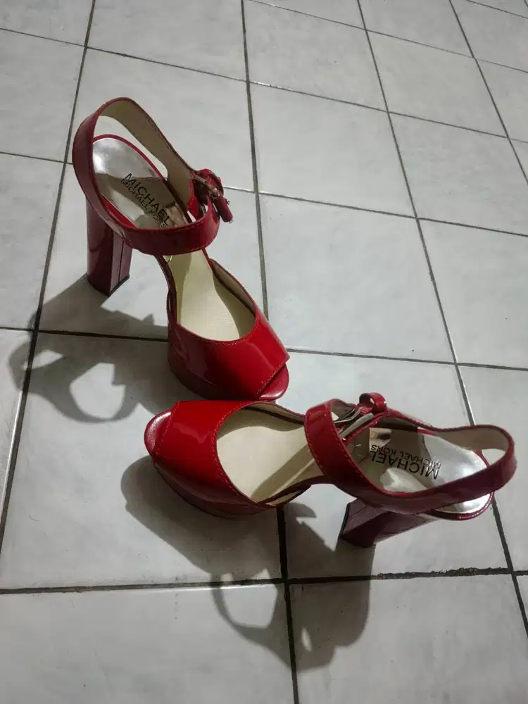 Dijual sepatu Michael Kors, Anna Nucci & Seullipo