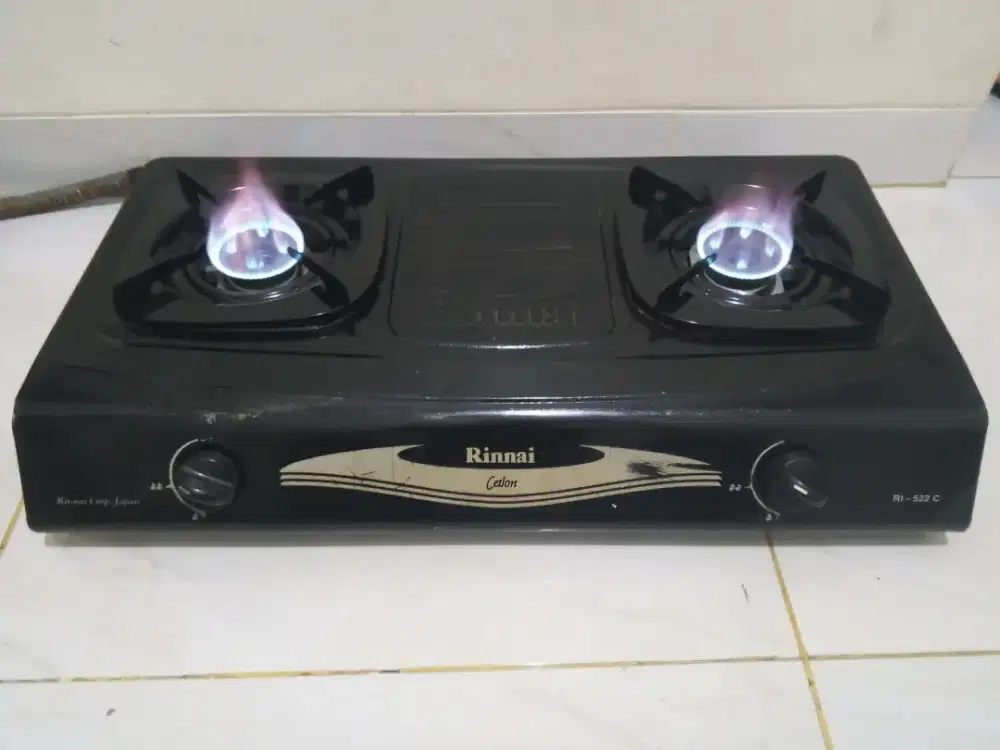 Kompor gas Rinnai 2 tungku ( kompor saja tanpa selang regulator)