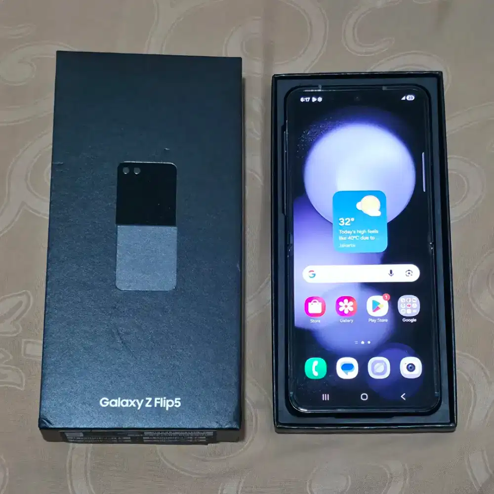 SAMSUNG Z FLIP 5 8/512 SUPER MULUS LIKE NEW, EX GARANSI RESMI SEIN
