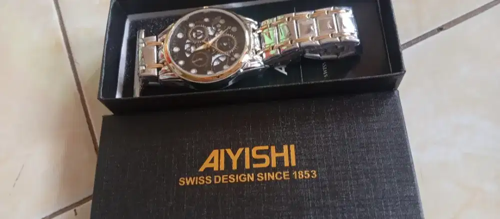 Di jual jam baru merk Ayishi