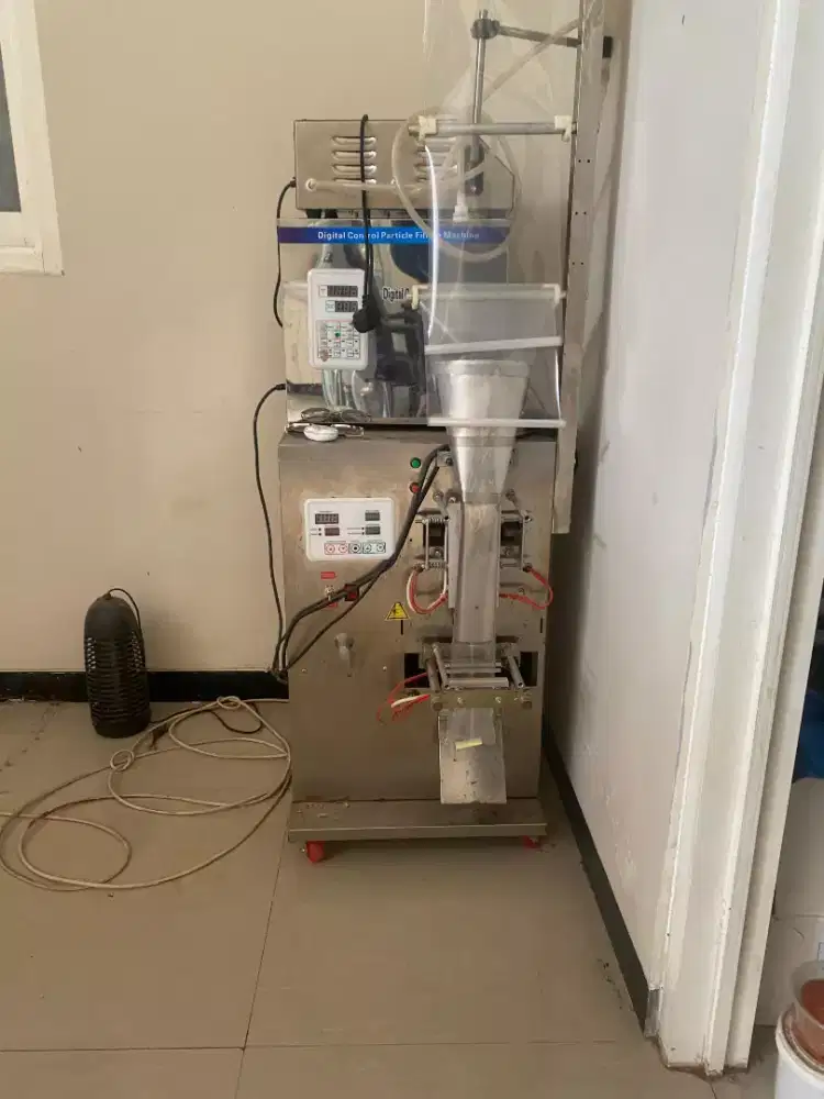 Mesin filling sachet pengisi bijian dan bubuk