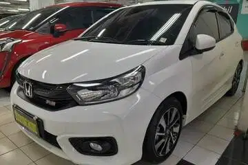 Brio RS MT kondisi prima, surat lengkap