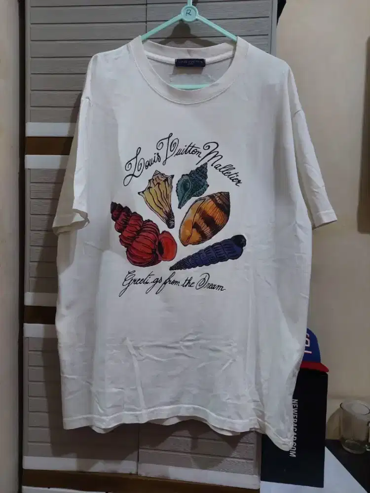 Kaos Louis Vuitton bekas original minus hole