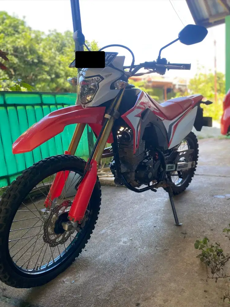 CRF 150 L Standar