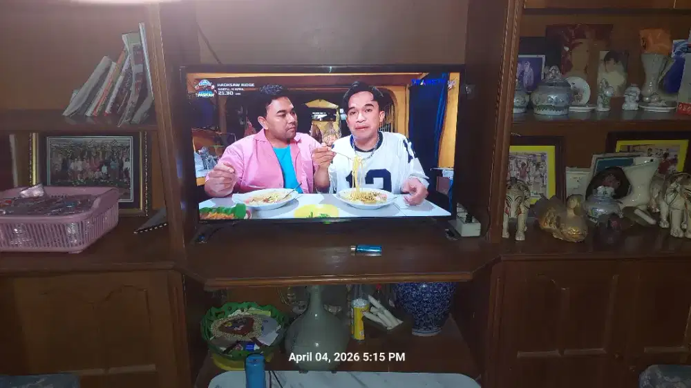 Sharp AQUOS 32 Model 2T-C32DC1l