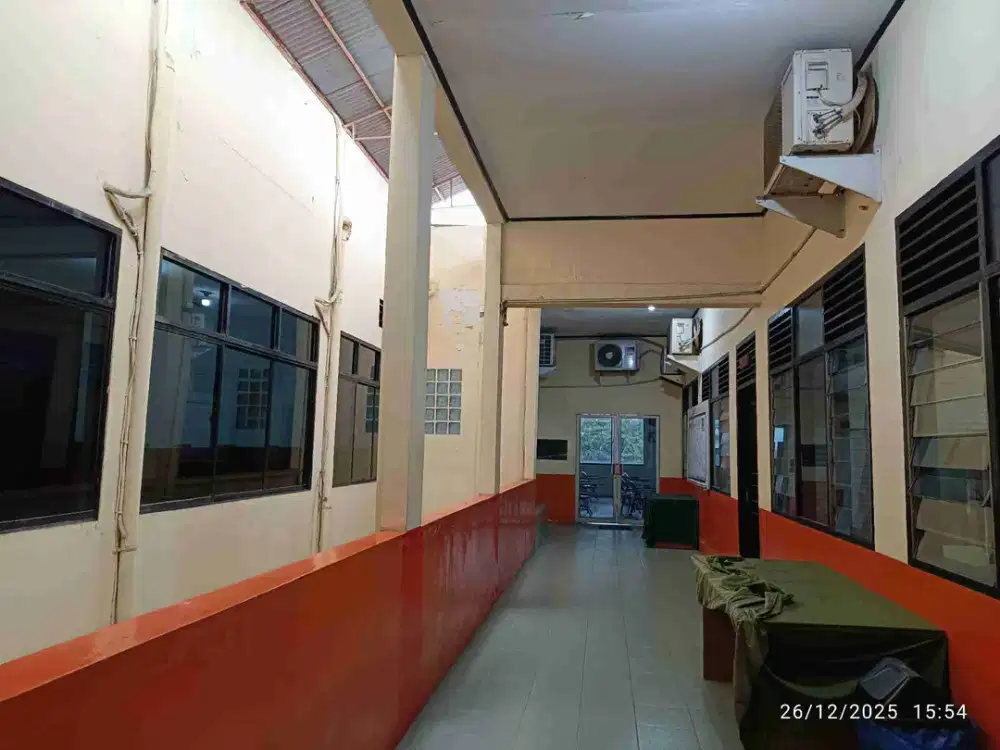 Dijual cepat tanah dan bangunan  
jl. sm raja. (dkt simp.hm joni)