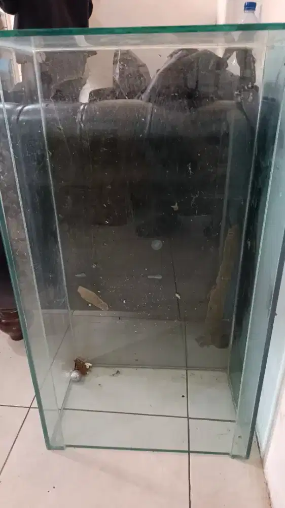 Akuarium Bekas Ikan dan Kepiting Restoran