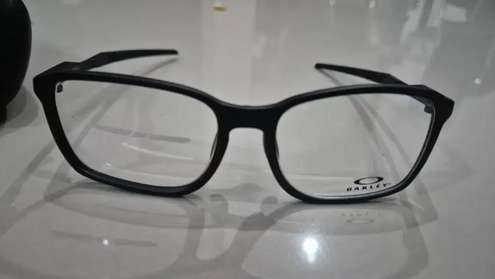 Frame Oakley Original – Satin Black (Like New)
Dijual kacamata frame