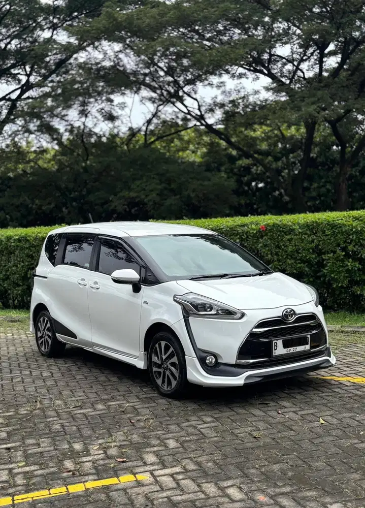 Toyota Sienta 1.5 Q 2016