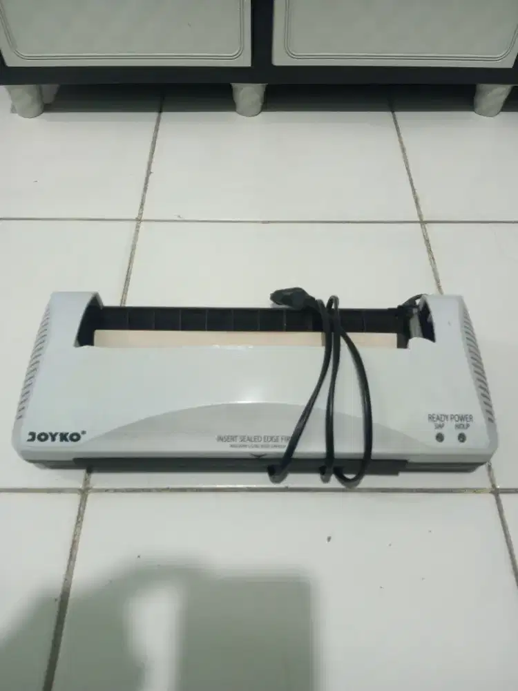 Masin laminating kecil