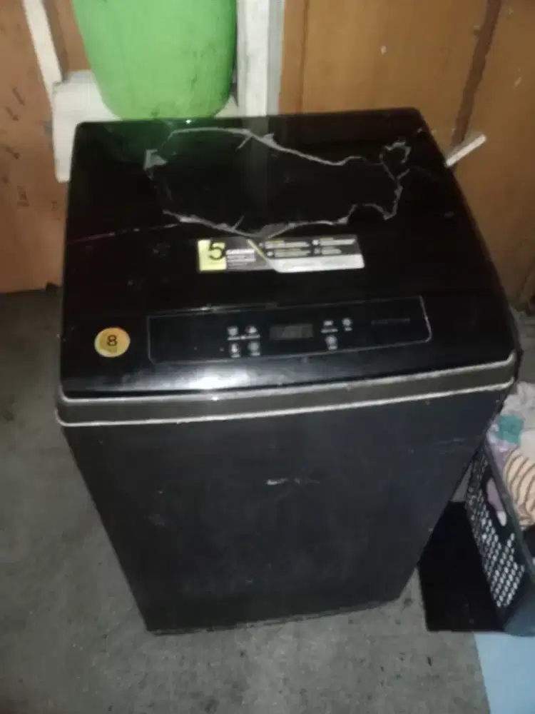 Jual aja mesin cuci 1tabung merek Polytron kondisi normal 8kg