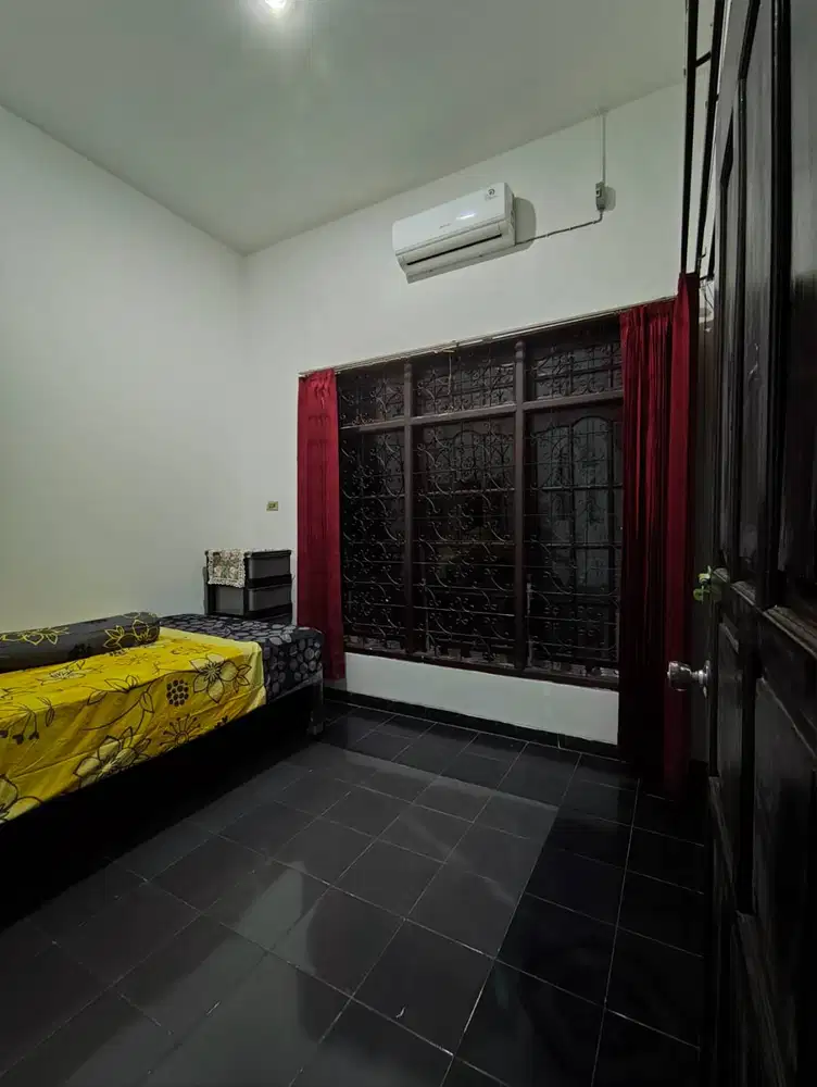 KOS PUTRI - KOS MAWAR - ENGGAL - PAHOMAN - BANDAR LAMPUNG