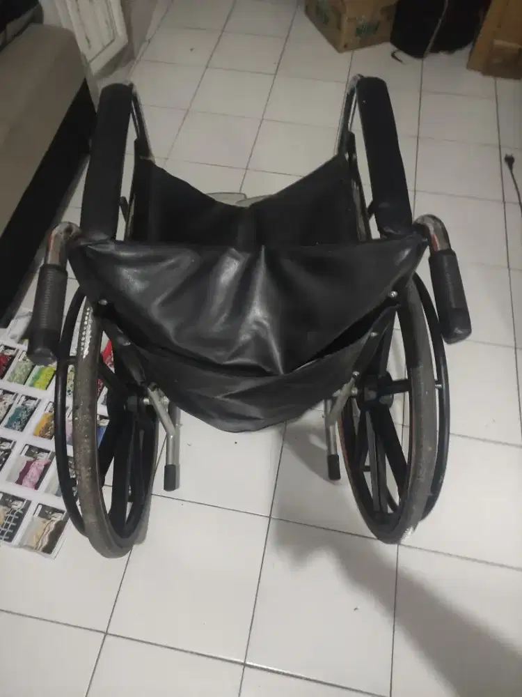 Kursi Roda bisa dilipat