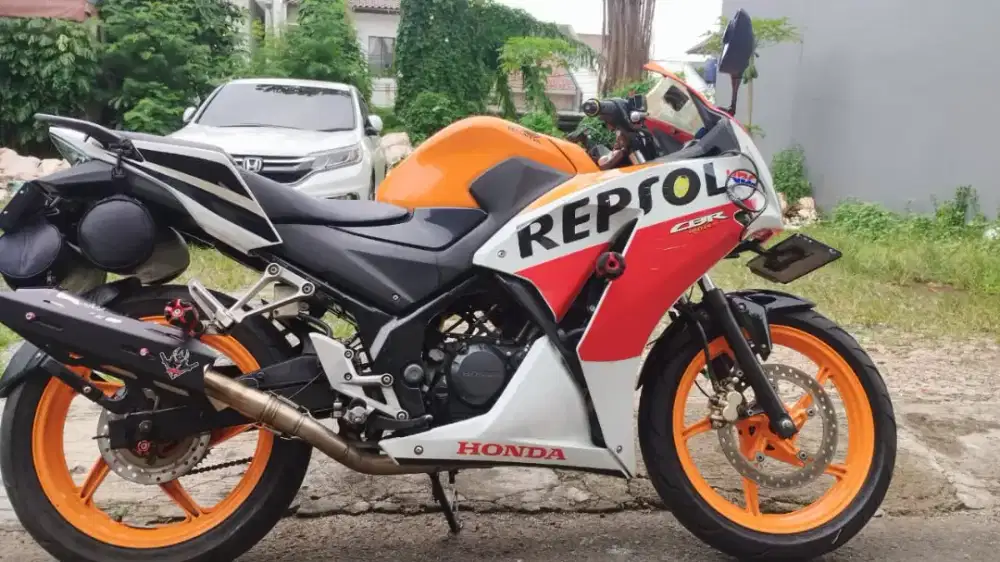 Dijual CBR 150 R REPSOL 2015