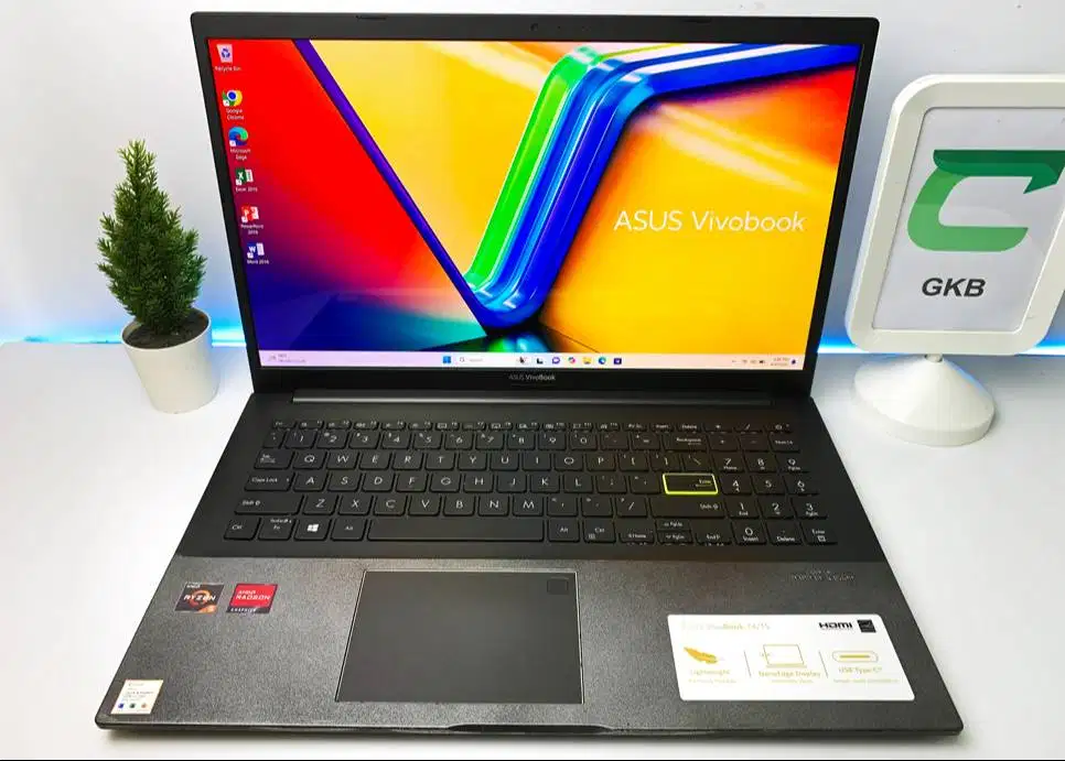 Laptop Asus VivoBook Layar OLED jernih poll Ryzen 5 5500U Ram 8gb Ssd