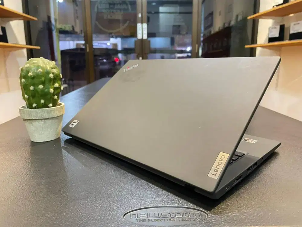 LENOVO THINKPAD T14s//RYZEN 5PRO-5650U//RAM 16 GB