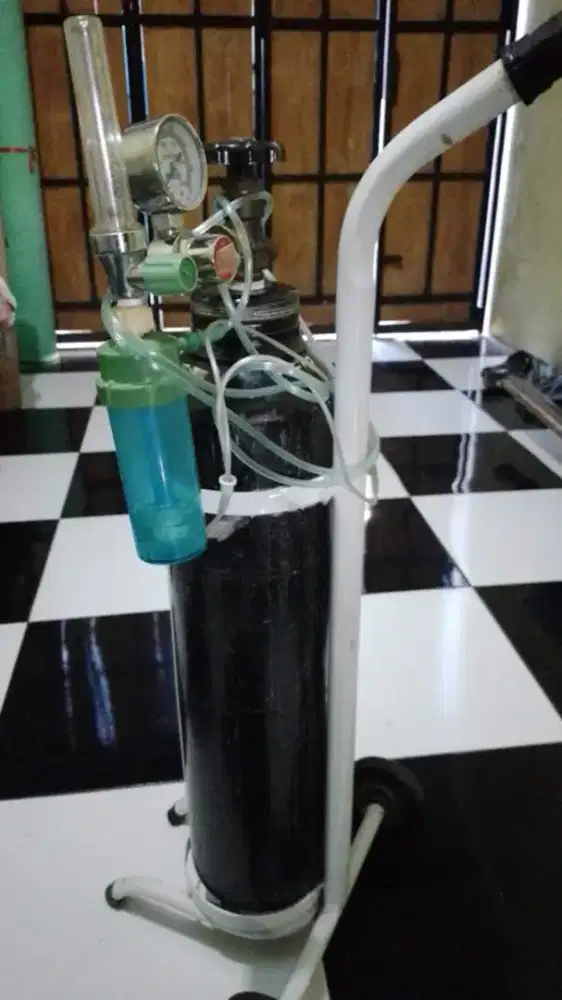 Tabung oksigen bekas