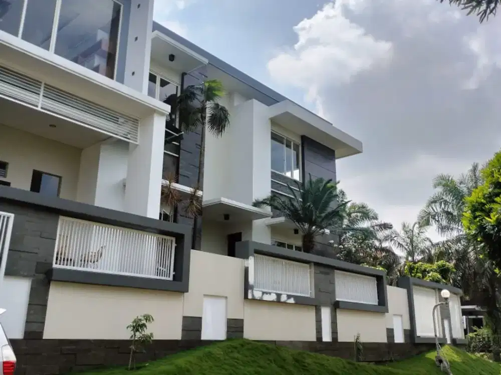 Rumah Luxury di Permata Jingga Boulevard – Luas, Eksklusif, dan Strategis