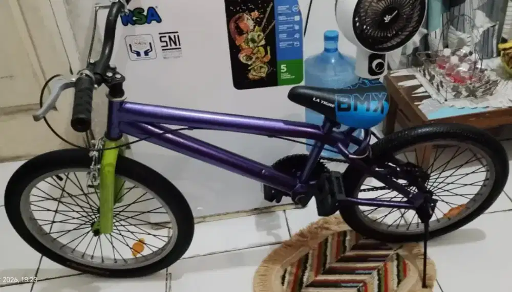 sepeda BMX ukuran 20