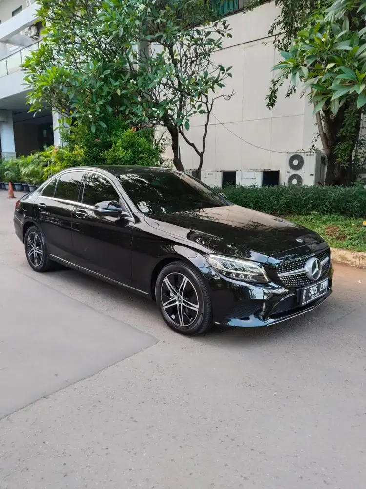 MERCY C180 AVANGARDE AT 2021 BLACK ON BLACK LOW KM ONLY 8RB MILES TOP