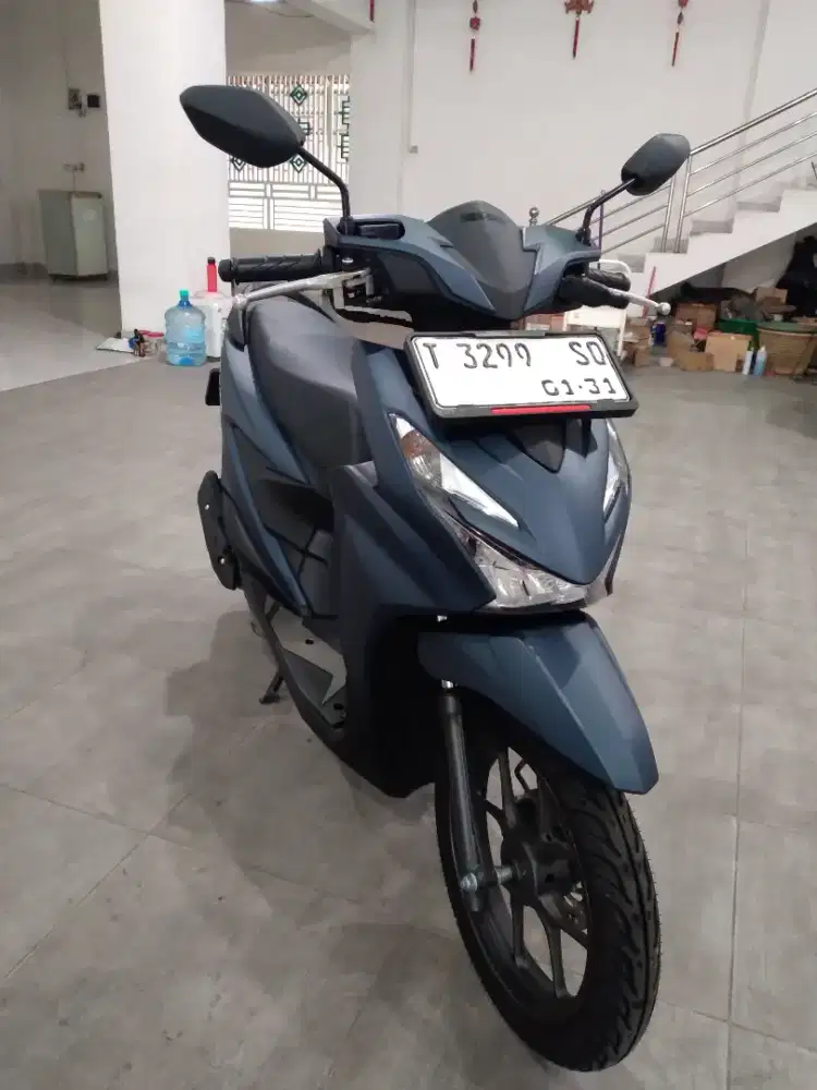 Beat Deluxe 2025 Biru Doff