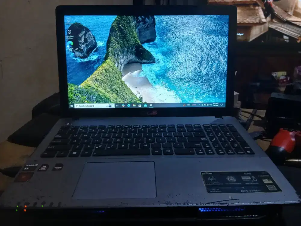 Laptop ASUS X550ZE - RAM 8Gb, HDD 1Tb