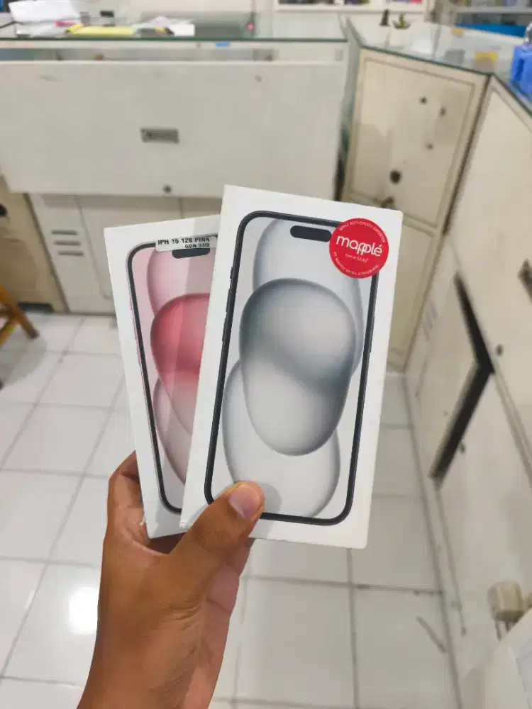 iPhone 15 128 Neww