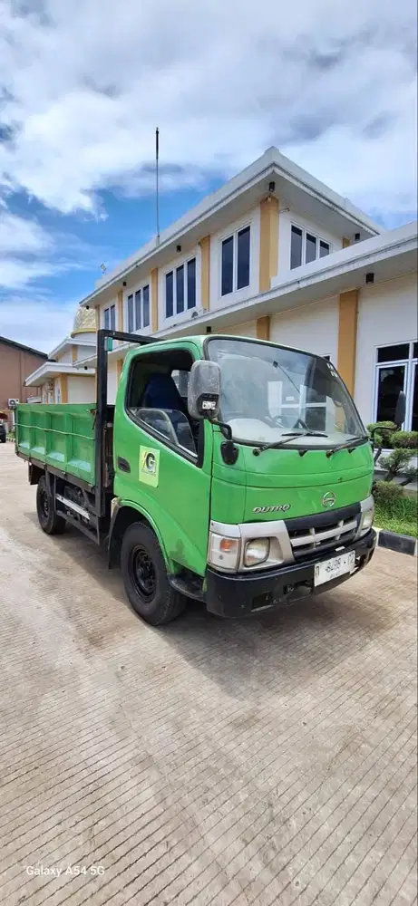 Hino dutro 110 SD 2007