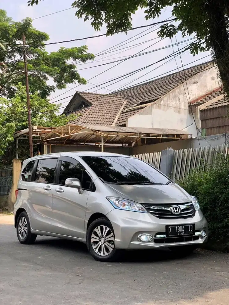 Antik! Honda Freed E PSD 2012 facelift istimewa bandung silver
