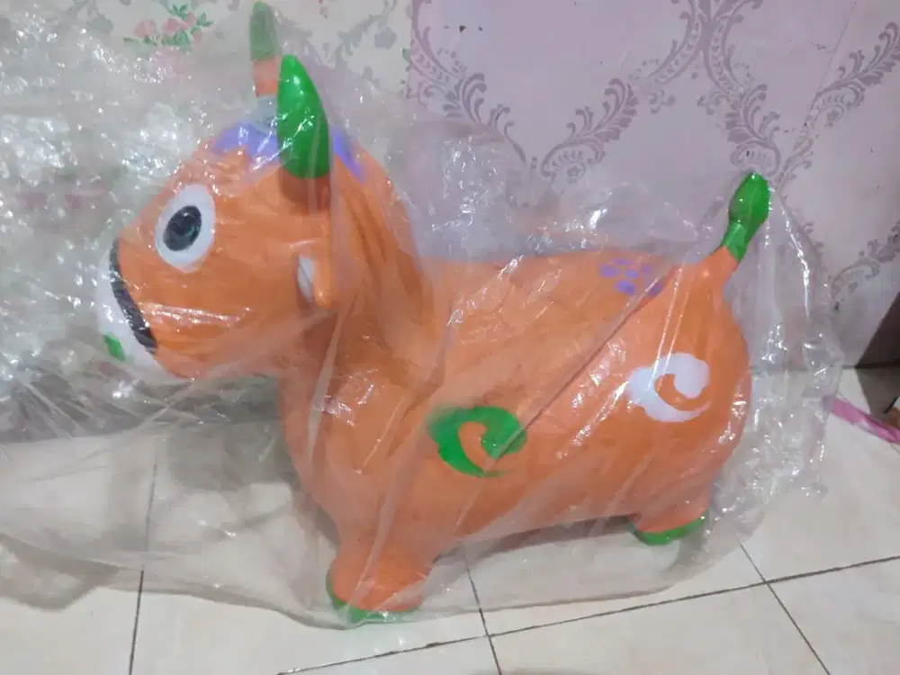 Maenan anak kuda kudaan