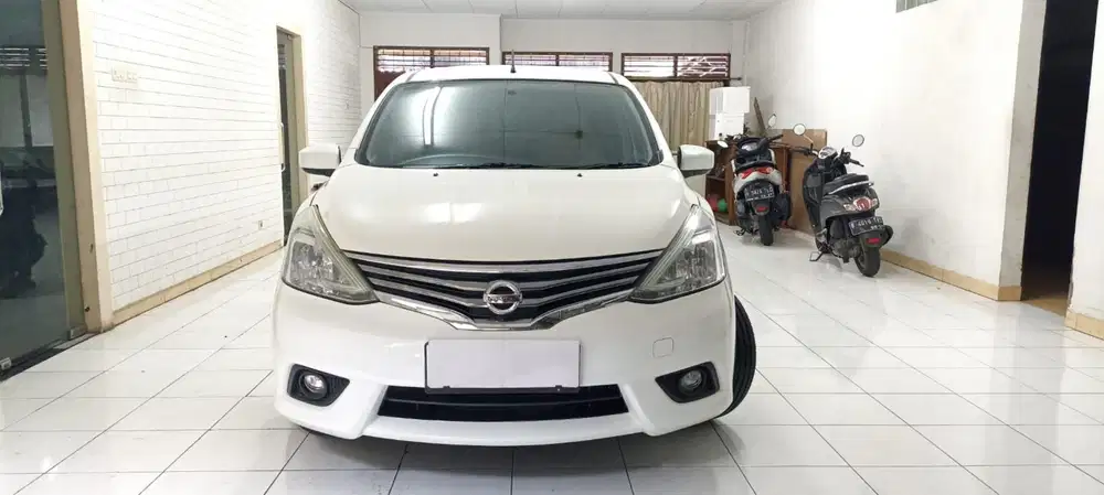 Nissan Grand livina SV Matic 2014