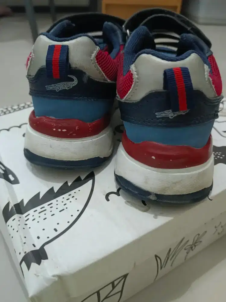 Sepatu anak Crocodile