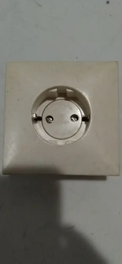 Stop Kontak Broco CP