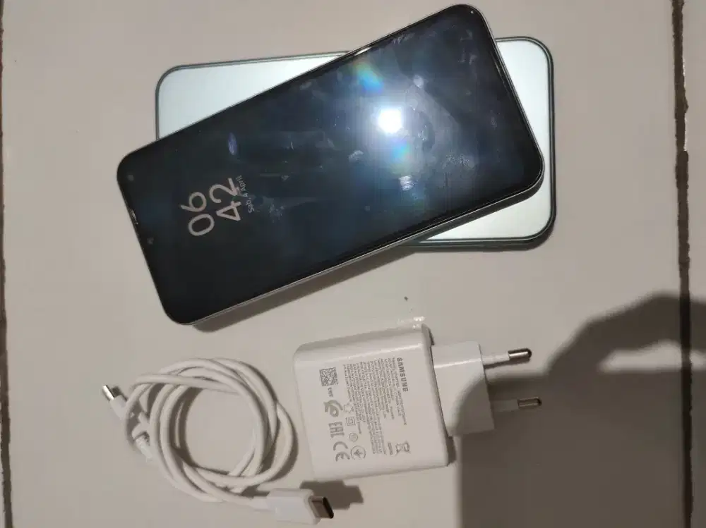 Samsung A24 8/128 Normal Mulus Segel. HP Dan Charger