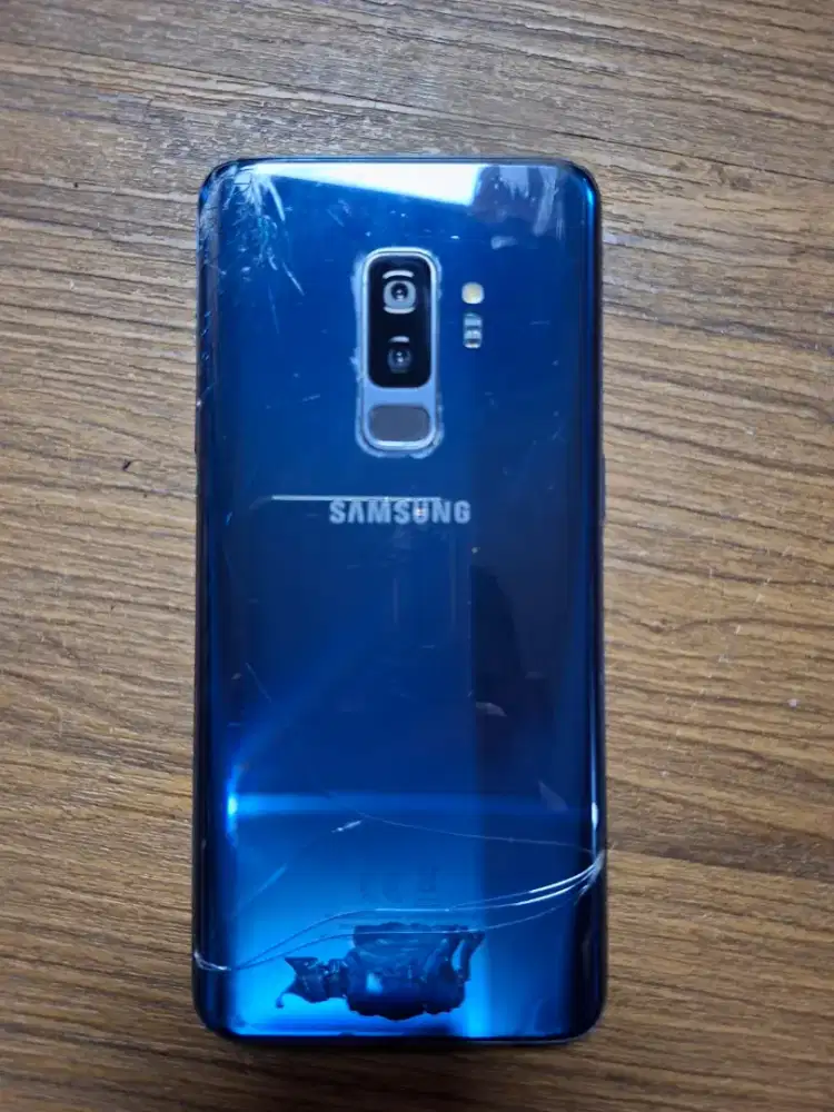 Bahan Dex
Samsung S9+ minus LCD Nego