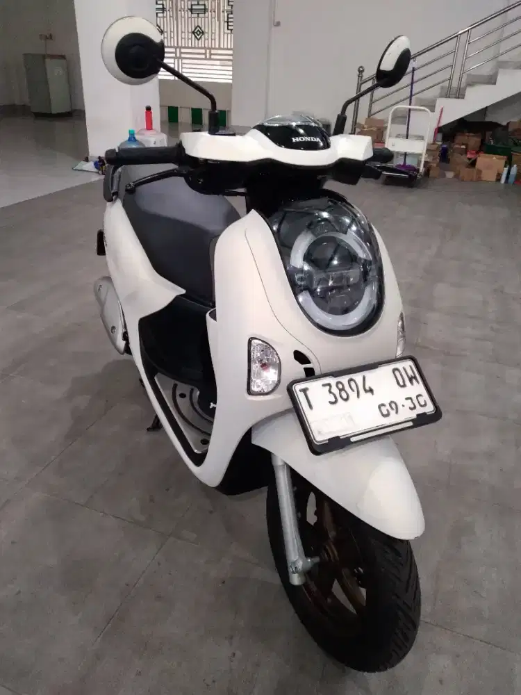 Scoopy Keyless 2025 Putih