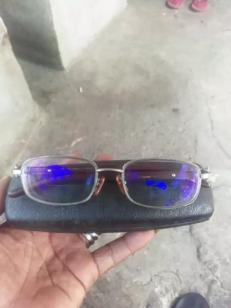 Kacamata Cartier gagang kayu
