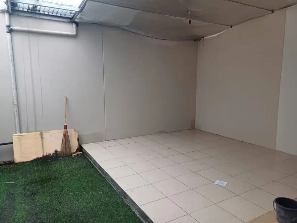 DISEWA RUMAH 2 lantai Summarecon Cluster Cyntia