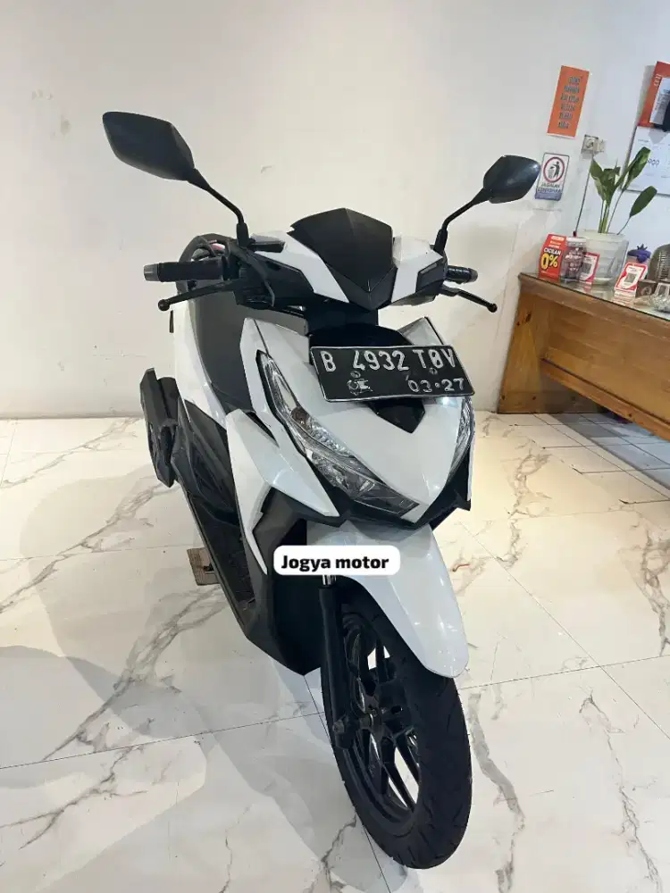 1 - HONDA Vario 125 CBS Tahun 2017