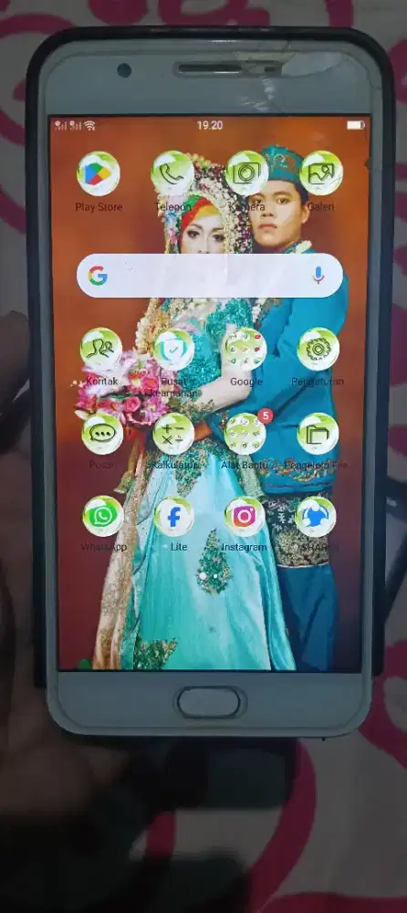 Hp Oppo F1S Monggo yang minat