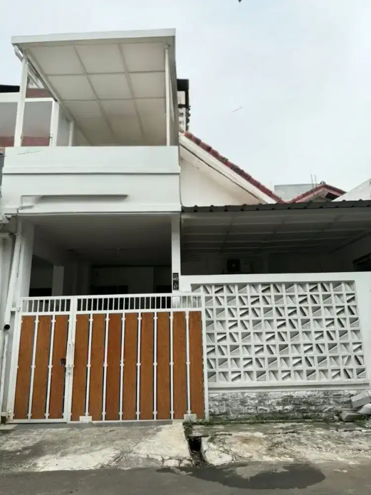 Di jual rumah 2 lantai dalam. Perumahan di Limus Cileungsi