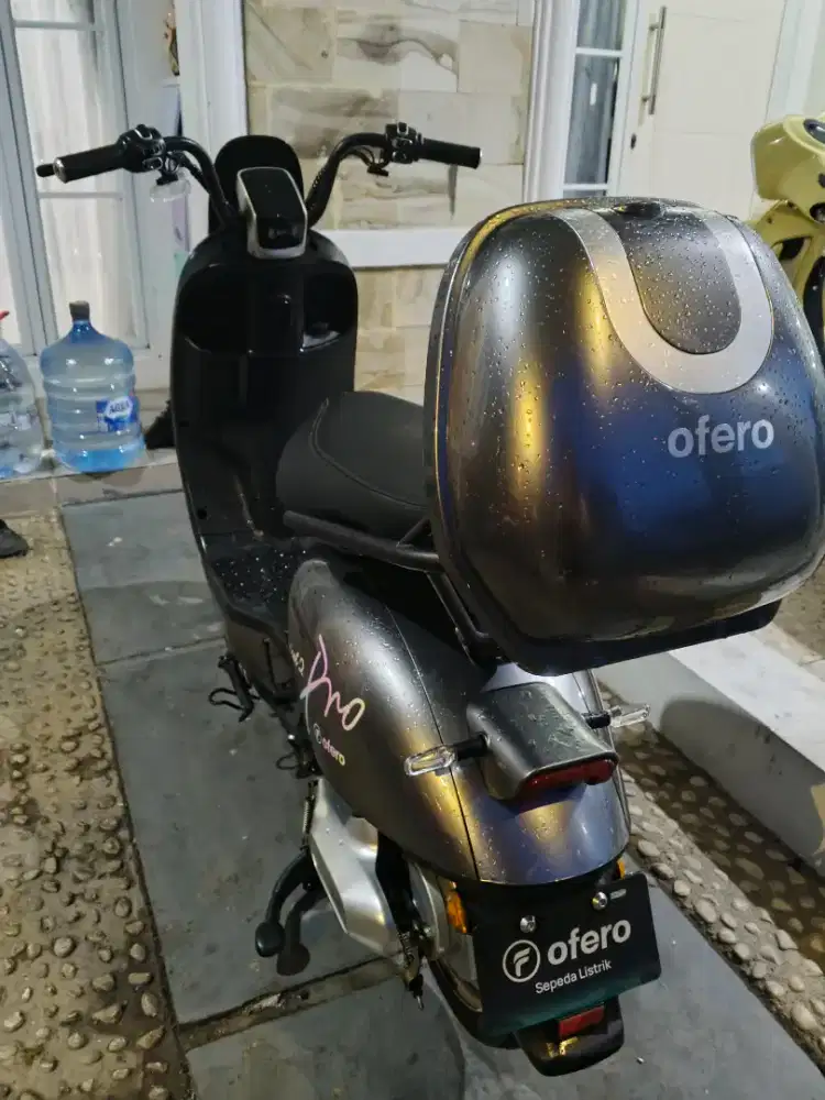 Sepeda listrik ofero warna abu abu