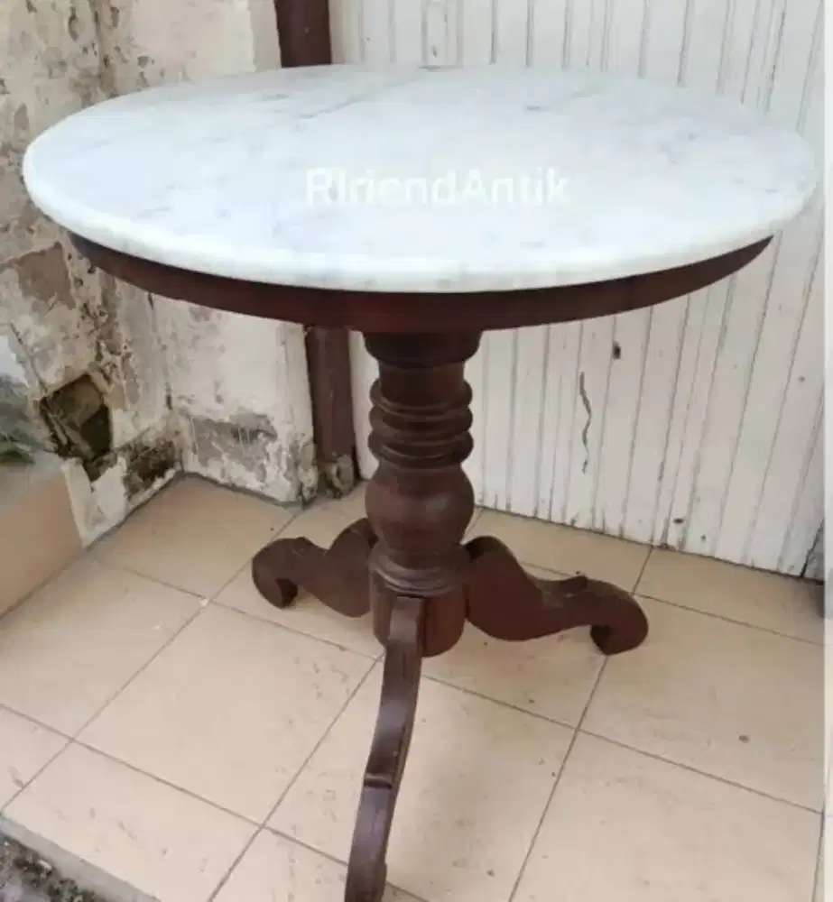 Dijual Meja Marmer Kuno Tahun 50an