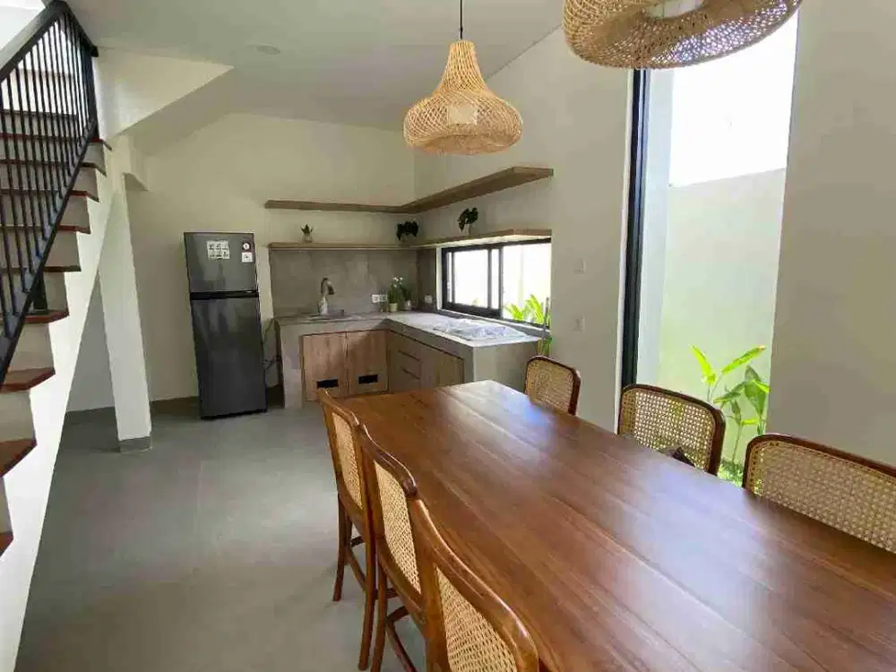 Di Jual Vila Baru Modern Tropical 2 lantai dekat pantai Melasti Jimbaran